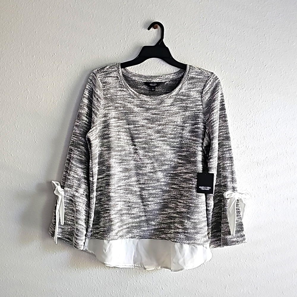 Vera Wang Sweater size Large black/white